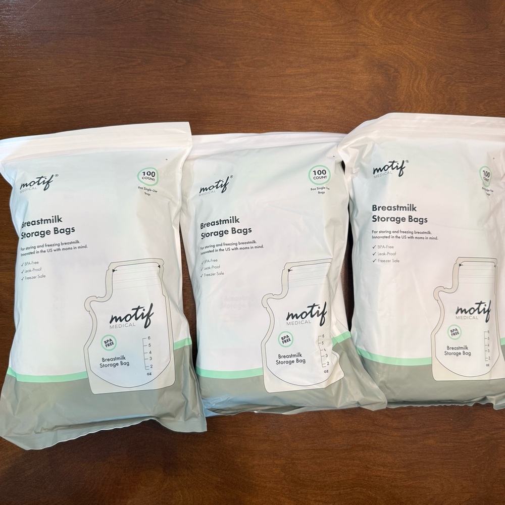 300 Unopened Motif Breastmilk Storage Bags
